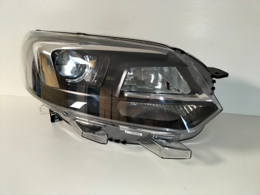 LAMPA FAR PREDNJA DESNA STRANA OPEL ZAFIRA D 19- VIVARO C XENON