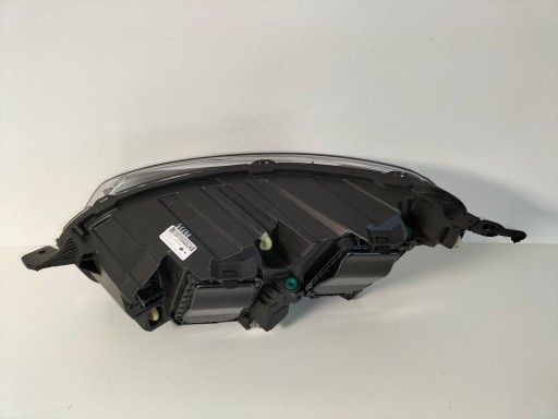 LAMPA FAR PREDNJA DESNA STRANA OPEL ZAFIRA D 19- VIVARO C XENON