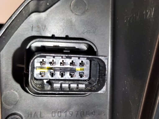 LAMPA FAR PREDNJA DESNA STRANA OPEL ZAFIRA D 19- VIVARO C XENON