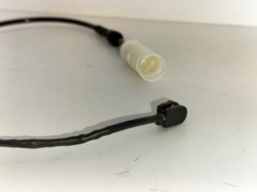 SENZOR ZUŻYCIA KOČNICA KOČIONIH  PREDNJA STRANA BMW 3 E90 E91 E92 E93 04-