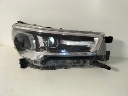 LAMPA FAR PREDNJA DESNA STRANA TOYOTA HILUX 8 VIII REDIZAJN 20- FULL LED