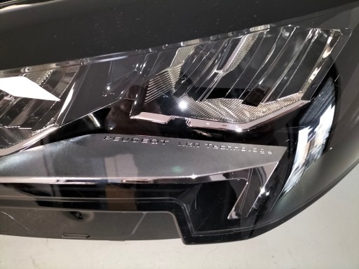 LAMPA FAR PREDNJA LIJEVA STRANA PEUGEOT 3008 II 5008 REDIZAJN 20- FULL LED
