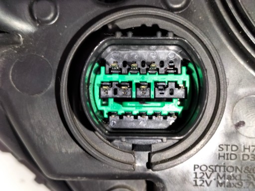 LAMPA FAR PREDNJA LIJEVA STRANA KIA SORENTO III 15-18 XENON