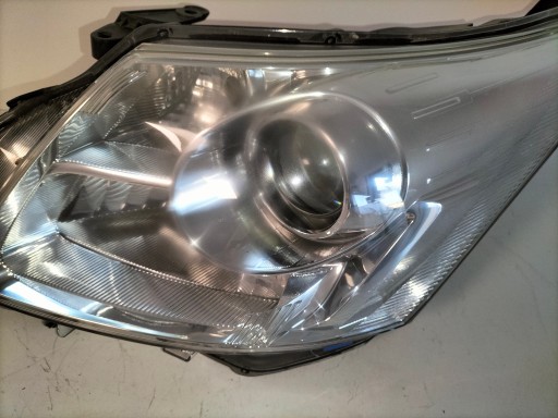 LAMPA FAR PREDNJA LIJEVA STRANA TOYOTA AVENSIS III T27 08-12