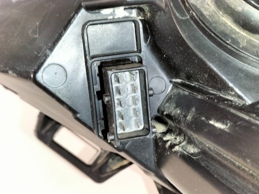 LAMPA FAR PREDNJA DESNA STRANA OPEL MERIVA B REDIZAJN 14-