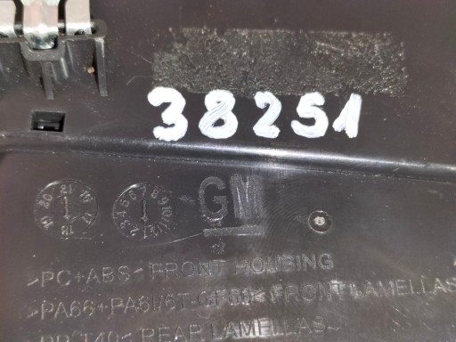 MREŽICA PROTOK ZRAKA KONZOLA PREDNJA STRANA LIJEVA OPEL INSIGNIA B 17- MREŽICA PROTOK ZRAKA KONZOLA PREDNJA STRANA LIJEVA OPEL INSIGNIA B 17-