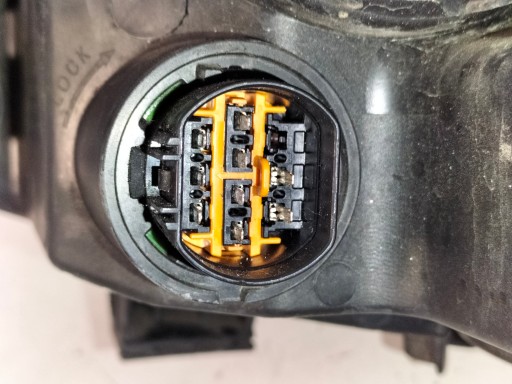 LAMPA FAR PREDNJA DESNA STRANA KIA SOUL II 14-