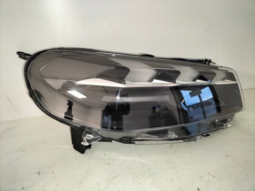 LAMPA FAR PREDNJA DESNA STRANA PEUGEOT EXPERT IV TRAVELLER 24- FULL LED