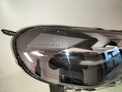 LAMPA FAR PREDNJA DESNA STRANA PEUGEOT EXPERT IV TRAVELLER 24- FULL LED