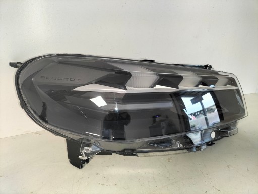 LAMPA FAR PREDNJA DESNA STRANA PEUGEOT EXPERT IV TRAVELLER 24- FULL LED