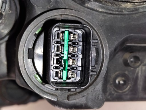 LAMPA FAR PREDNJA DESNA STRANA KIA RIO III 11-16 HATCHBACK (OBIČNI)