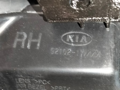 LAMPA FAR PREDNJA DESNA STRANA KIA RIO III 11-16 HATCHBACK (OBIČNI)