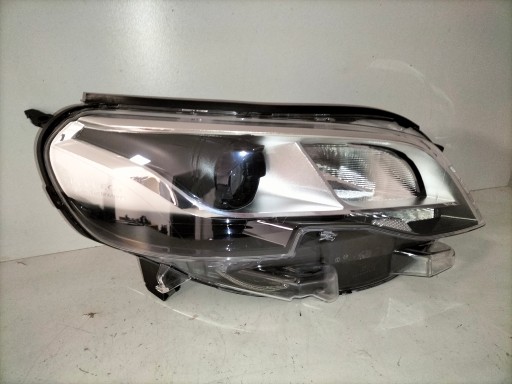 LAMPA FAR PREDNJA DESNA STRANA PEUGEOT EXPERT III 16- TRAVELLER XENON