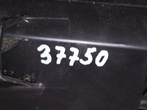 LAMPA FAR PREDNJA DESNA STRANA PEUGEOT EXPERT III 16- TRAVELLER XENON