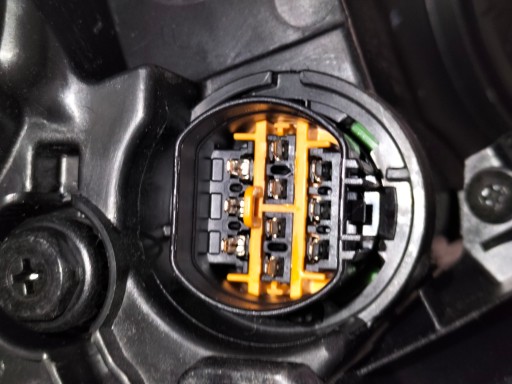 LAMPA FAR PREDNJA DESNA STRANA HYUNDAI IX20 10-15