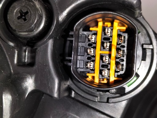 LAMPA FAR PREDNJA LIJEVA STRANA HYUNDAI IX20 10-15