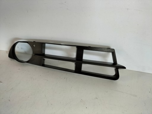 MASKA MREŽICA BRANIKA PREDNJA STRANA DESNA BMW 5 E60 E61 03-07 MASKA MREŽICA BRANIKA PREDNJA STRANA DESNA BMW 5 E60 E61 03-07