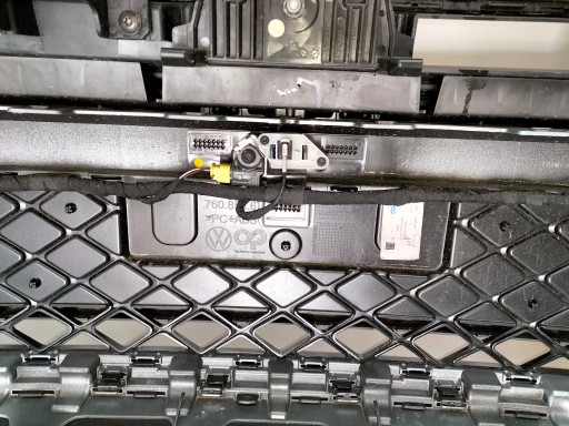 BRANIK PREDNJA STRANA VW TOUAREG III 760 REDIZAJN 23- R-LINE