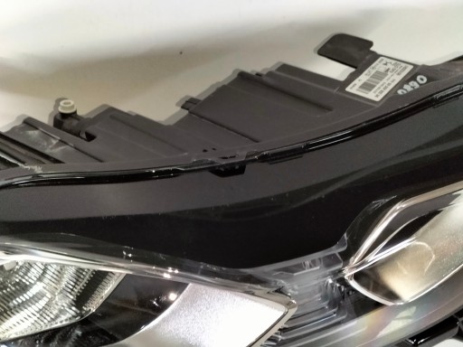 LAMPA FAR PREDNJA DESNA STRANA CITROEN DS3 CROSSBACK 19-