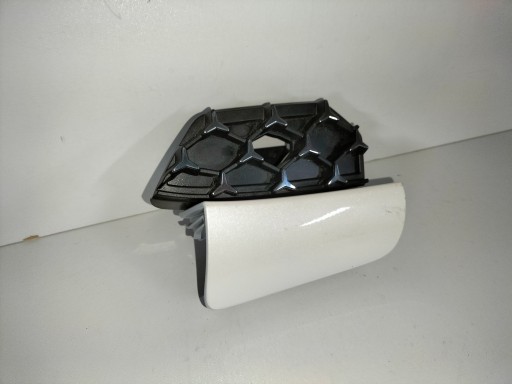 POKLOPAC OTVORA VUČE BRANIKA PREDNJA STRANA MERCEDES CLS C257 18-