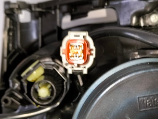 LAMPA FAR PREDNJA DESNA STRANA NISSAN JUKE F15 REDIZAJN 14- XENON LAMPA FAR PREDNJA DESNA STRANA NISSAN JUKE F15 REDIZAJN 14- XENON