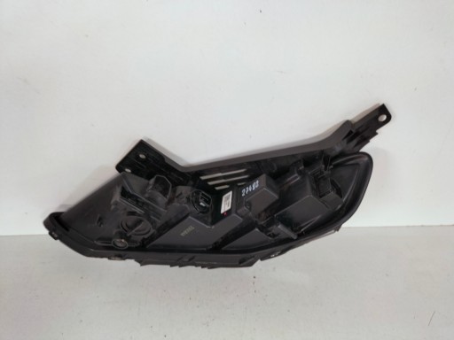 LAMPA FAR PREDNJA DESNA STRANA HYUNDAI SANTA FE 4 IV 18-