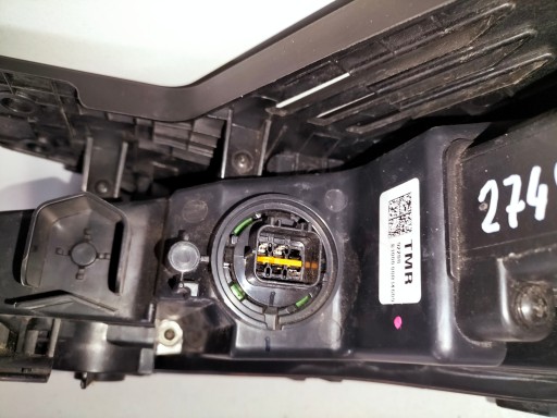 LAMPA FAR PREDNJA DESNA STRANA HYUNDAI SANTA FE 4 IV 18-