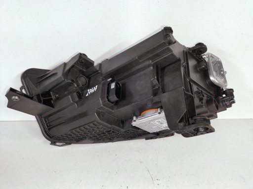 LAMPA FAR PREDNJA DESNA STRANA FORD TOURNEO CONNECT III 21-