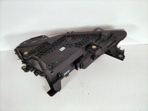 LAMPA FAR PREDNJA LIJEVA STRANA FORD TOURNEO CONNECT III 21-