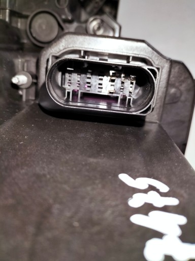 LAMPA FAR PREDNJA LIJEVA STRANA FORD TOURNEO CONNECT III 21-