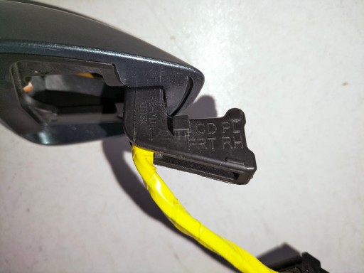 BRAVA VRATA PREDNJA STRANA DESNA KIA PRO CEED 18- KEYLESS