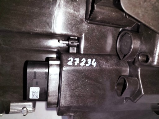 LAMPA FAR PREDNJA LIJEVA STRANA FORD TOURNEO CONNECT III 21-