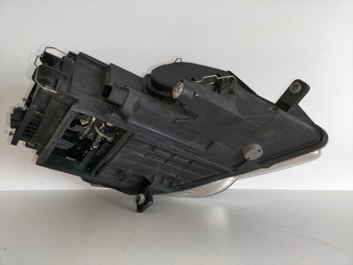 LAMPA FAR PREDNJA LIJEVA STRANA VW PASSAT B6 3C0 05-07 XENON LAMPA FAR PREDNJA LIJEVA STRANA VW PASSAT B6 3C0 05-07 XENON