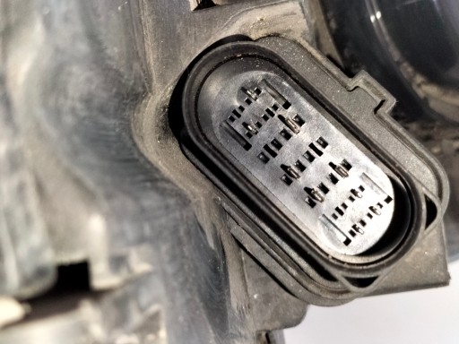 LAMPA FAR PREDNJA LIJEVA STRANA VW PASSAT B6 3C0 05-07 XENON LAMPA FAR PREDNJA LIJEVA STRANA VW PASSAT B6 3C0 05-07 XENON