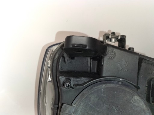 LAMPA FAR PREDNJA LIJEVA STRANA PEUGEOT RIFTER 18- PARTNER IV