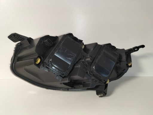 LAMPA FAR PREDNJA DESNA STRANA PEUGEOT EXPERT III 16-