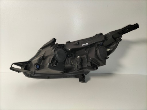 LAMPA FAR PREDNJA DESNA STRANA PEUGEOT 2008 I REDIZAJN 16-19 LAMPA FAR PREDNJA DESNA STRANA PEUGEOT 2008 I REDIZAJN 16-19