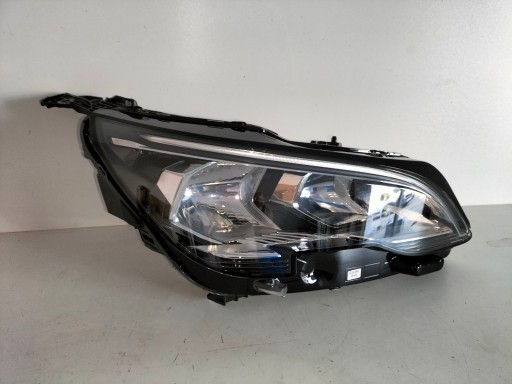 LAMPA FAR PREDNJA DESNA STRANA PEUGEOT 3008 5008 II 16- LAMPA FAR PREDNJA DESNA STRANA PEUGEOT 3008 5008 II 16-