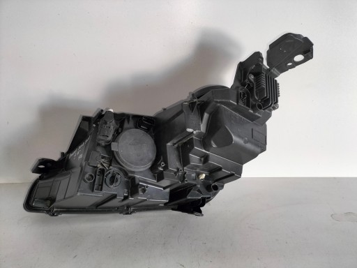 LAMPA FAR PREDNJA DESNA STRANA PEUGEOT 3008 5008 II 16- LAMPA FAR PREDNJA DESNA STRANA PEUGEOT 3008 5008 II 16-