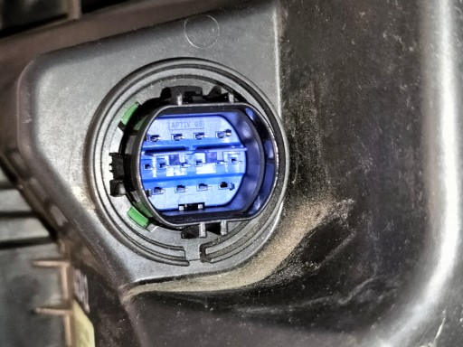 LAMPA FAR PREDNJA DESNA STRANA KIA SORENTO 4 IV 20-24 FULL LED