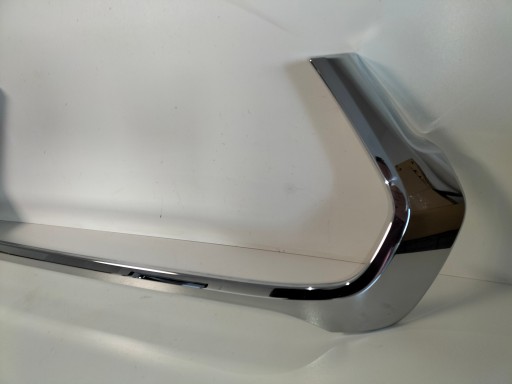LAJSNA KROM MASKE PREDNJA STRANA DOLJNA TOYOTA HILUX VIII 20-