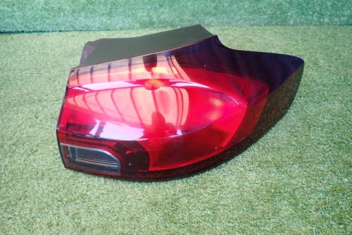 OPEL ZAFIRA C LAMPA FAR DESNA STRANA ZADNJA  ZADNJI
