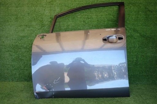 TOYOTA VERSO 09- VRATA DESNA  PREDNJA STRANA