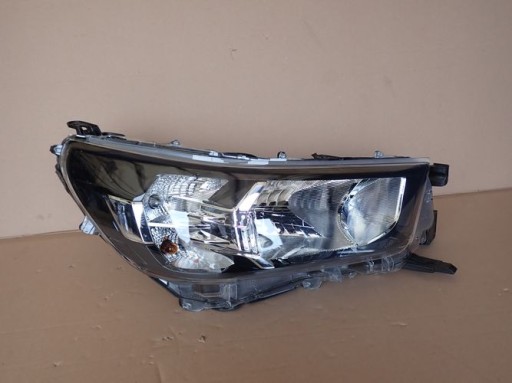 TOYOTA HILUX VIII REDIZAJN 20- FAR DESNA STRANA LAMPA 1EJ-923364-040