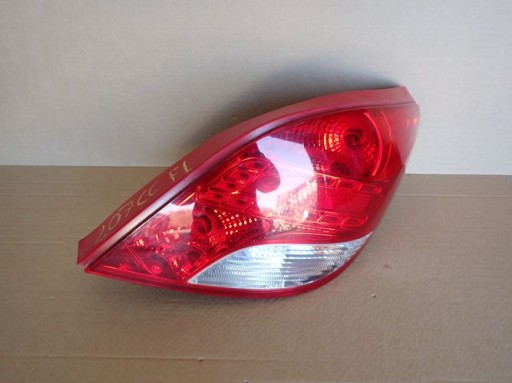 PEUGEOT 207 REDIZAJN 06-12 LAMPA FAR DESNA STRANA ZADNJA  ZADNJI