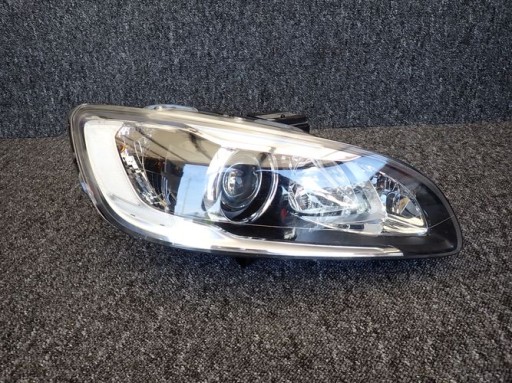 VOLVO S60 II V60 XENON REDIZAJN 13-17 FAR DESNA STRANA LAMPA 31420262