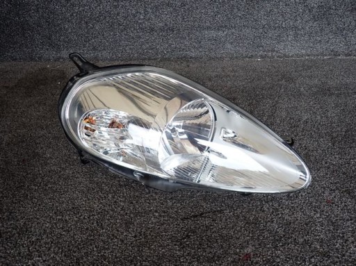 FIAT PUNTO GRANDE FAR DESNA STRANA LAMPA