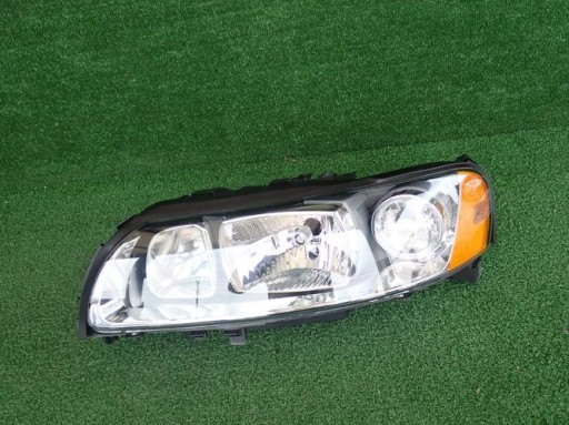 VOLVO V70 XC70 REDIZAJN FAR LIJEVA STRANA LAMPA