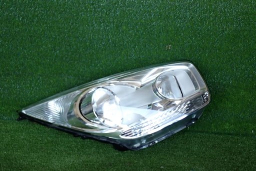 KIA VENGA 10- FAR DESNA STRANA LAMPA