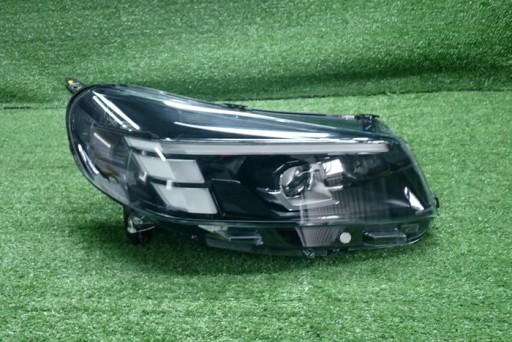 OPEL VIVARO C ZAFIRA D REDIZAJN 24- FAR DESNA STRANA LAMPA